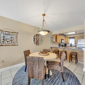 https://on-the-gulf-403-this-is-a-beautiful-beach-front-condo.panamacity-beachhotels.com