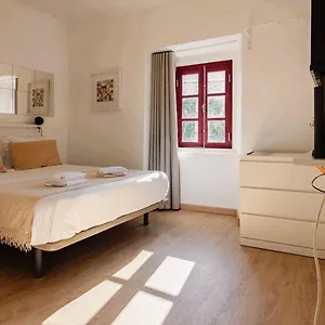 Apartment Casa Com Graca - Fully Equiped In The Historical Center, Lisbon